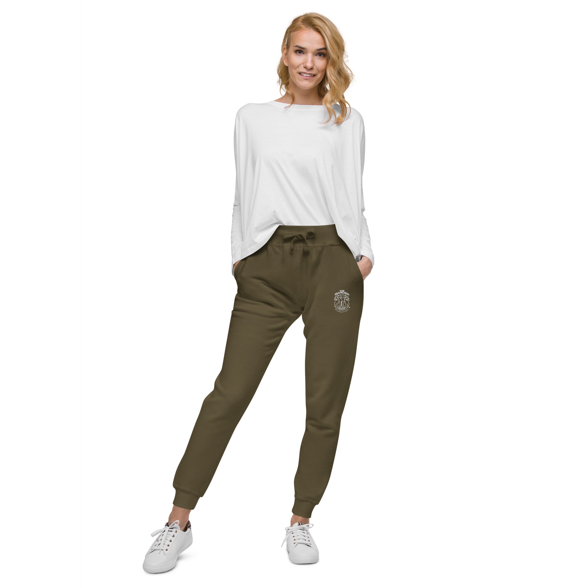 Military Green Unisex Fleece Sweatpants – Warm, Sustainable, and Comfortable Loungewear for Eco-Friendly Fashion and Outdoor Wear.