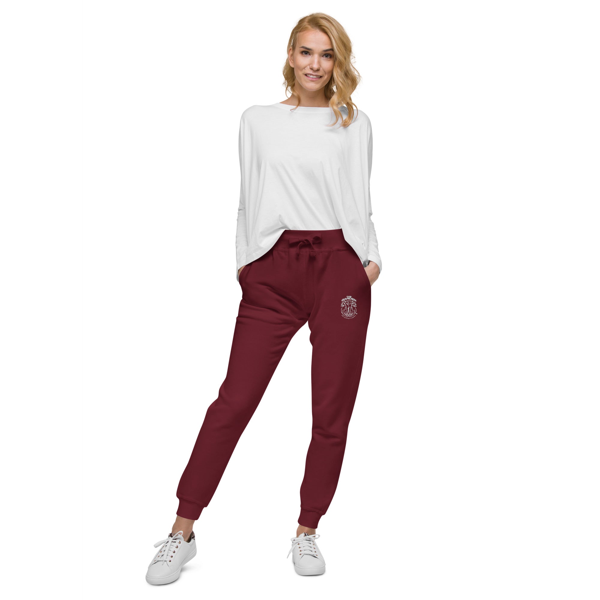 Maroon Unisex Fleece Sweatpants – Warm, Sustainable, and Comfortable Loungewear for Eco-Friendly Fashion and Outdoor Wear.